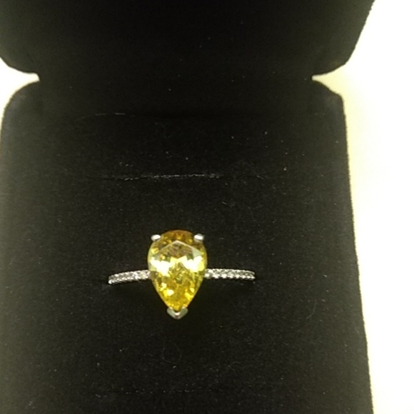Sold Yellow diamond and white gold ring - Picture 1 of 3